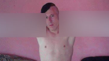 Incredibil cu ce s-a fotografiat baiatul asta ca sa le dea gata pe gagici! Nu o sa ghicesti niciodata ce "ridica"
