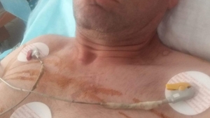 Scene șocante în Deva! Un bărbat a fost înjunghiat ziua în amiaza mare