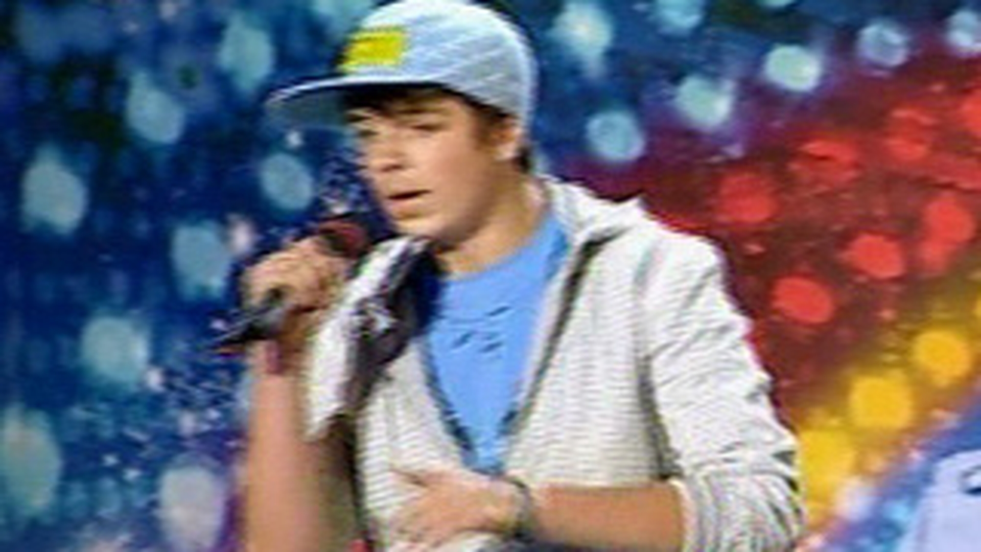 VIDEO Are un debit verbal incredibil! Rapper-ul de numai 15 ani care i-a lasat pe toti masca si a ridicat sala in picioare la Romanii au Talent!