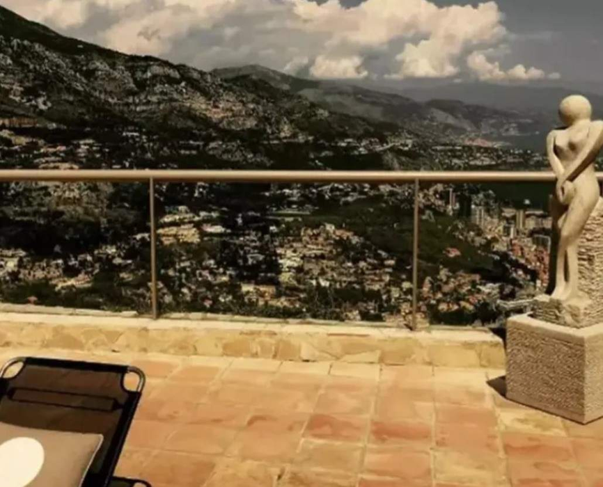 Imagini uluitoare cu locuința Mihaelei Rădulescu de la Monaco. Aici a locuit alături de Felix