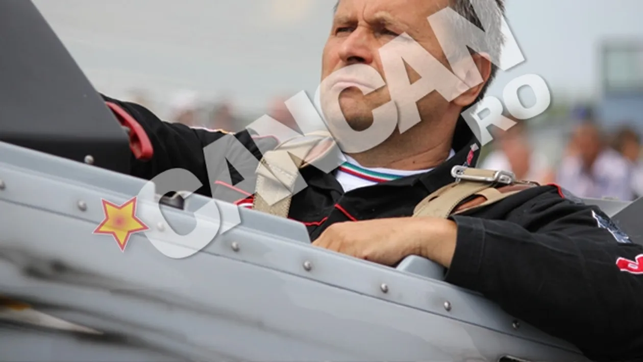 Singurul pilot din lume cu cinci recorduri in Guinness Book a facut show la Satu Mare