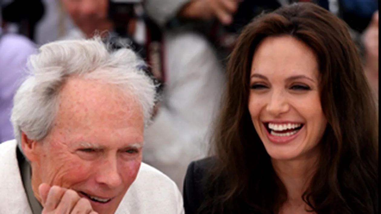 Clint Eastwood o trimite pe Angelina Jolie la culcare!