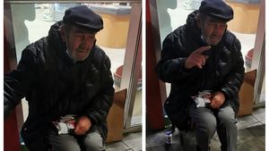 Povestea tristă a unui cerșetor din București, care nu știa că suntem în 2020. La 61 de ani își duce traiul pe stradă, după ce a fost abandonat de copii