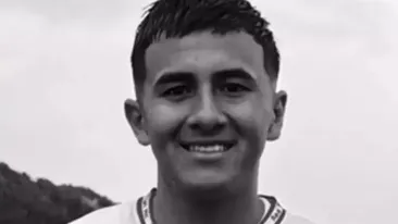 Doliu în lumea fotbalului! Un tânăr jucător s-a prăbușit pe teren, după ce s-a ciocnit cu portarul