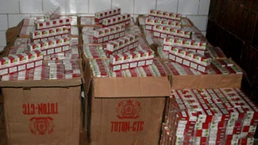 Doi suceveni, retinuti dupa ce au fost prinsi transportand 8.000 de pachete cu tigari de contrabanda