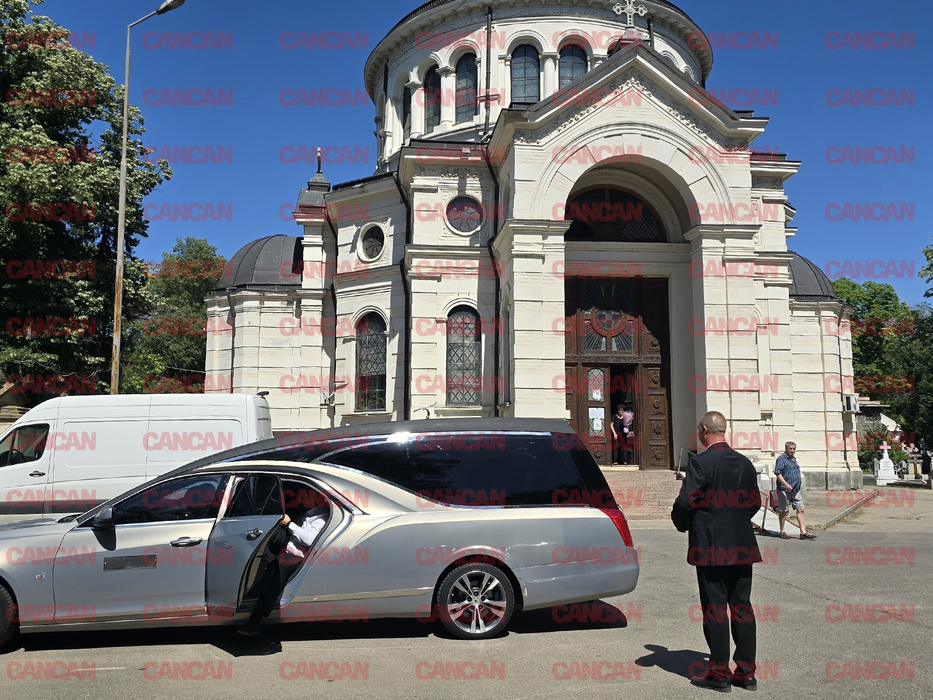 Ținuta BIZARĂ purtată de Maria Dragomiroiu la priveghiul lui Ion Cernea. Toți au făcut ochii cât cepele!