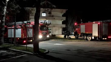 Incendiu la Spitalul de Psihiatrie din Craiova, după ce un pacient ar fi dat foc în salon. Trei medici au sărit pe geam să se salveze