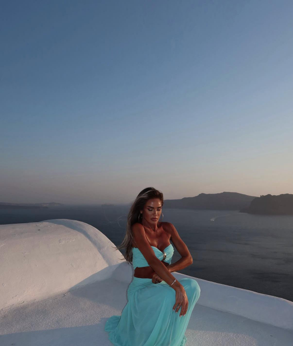 Diana Munteanu a dat România pe Santorini. Imagini spectaculoase din escapada în Grecia