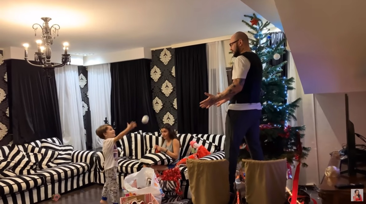Andreea Mantea, replici înțepătoare pentru Cristi Mitrea de față cu fiul lor. Cum o alintă luptătorul de MMA pe vedeta de la Kanal D