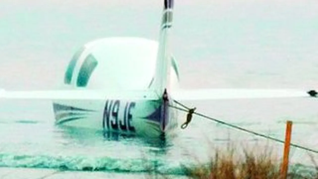 Omorat de avion pe plaja