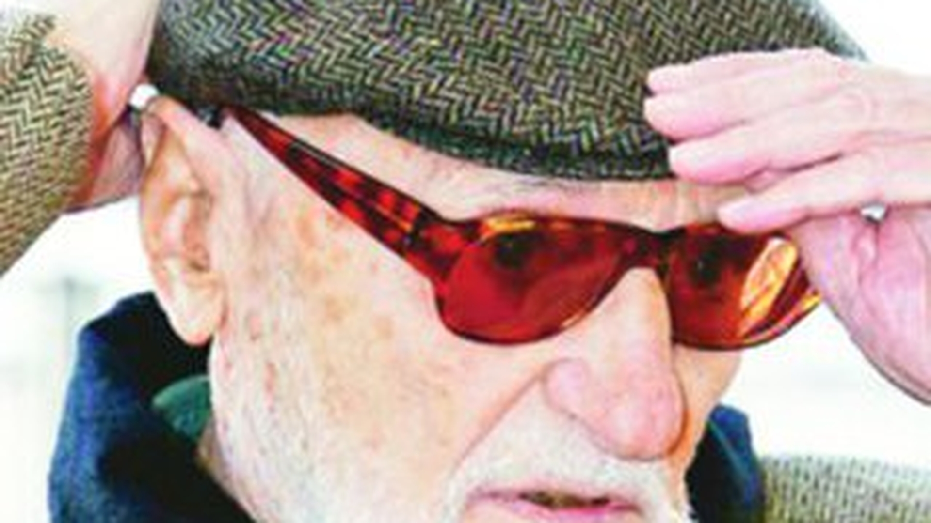 S-a aruncat de la etaj din cauza cancerului