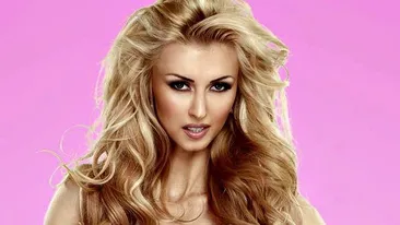 Ce sexy e Andreea Bălan in noul videoclip! Mai provocatoare ca oricând, solista dansează demential alături de 40 de fete