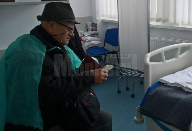 Gestul bătrânelului a emoţionat-o teribil de Maria Gavril. Sursa foto: monitorulsv.ro