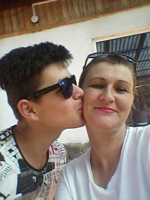 Gestul emoţionant pe care l-a făcut Andreea Marin pentru Violeta, femeia care a murit la scurt timp după ce echipa „Visuri la cheie” i-a renovat casa