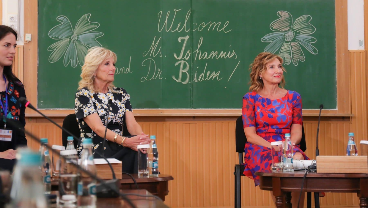 Rochia purtată de Carmen Iohannis când s-a întâlnit cu Jill Biden, soția lui Joe Biden