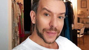 În brațele cui își găsește alinarea Stephan Pelger, după ce a fost bătut și jefuit la Cannes
