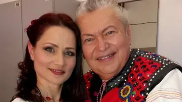 Iubita tinerică a lui Gheorghe Turda și-a lăsat sânii la vedere la înmormântarea Mariei Butaciu