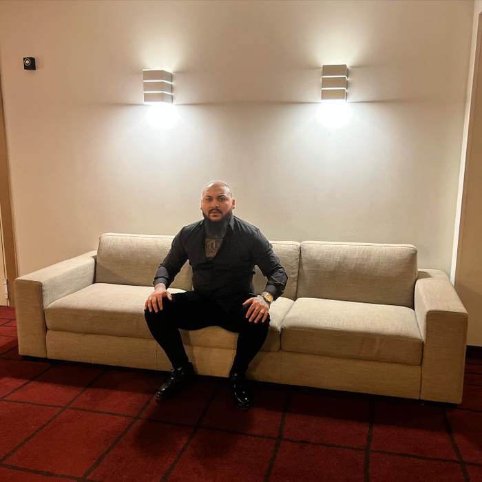 Dani Mocanu, deghizat în doctor pentru a ajunge la refugiatele din Ucraina. Cum a fost surprins la vama Sighetu Marmației