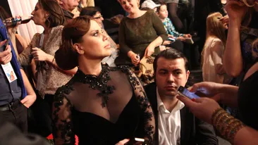 Aparitie socanta la finala nationala a Eurovisionului! O pisica neagra s-a plimbat printre picioarele artistilor!