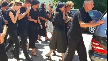 Adrian Ciureanu, eroul de la Mangalia, a fost înmormântat. Nu ştia să înoate, dar...