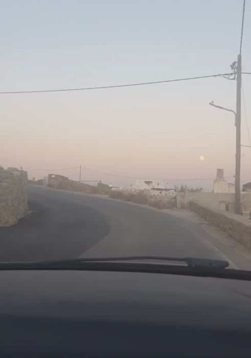 Check in | Am închiriat o mașină în Mykonos și nu mă așteptam la asta! Cât am plătit și cum sunt, de fapt, drumurile de pe insulă