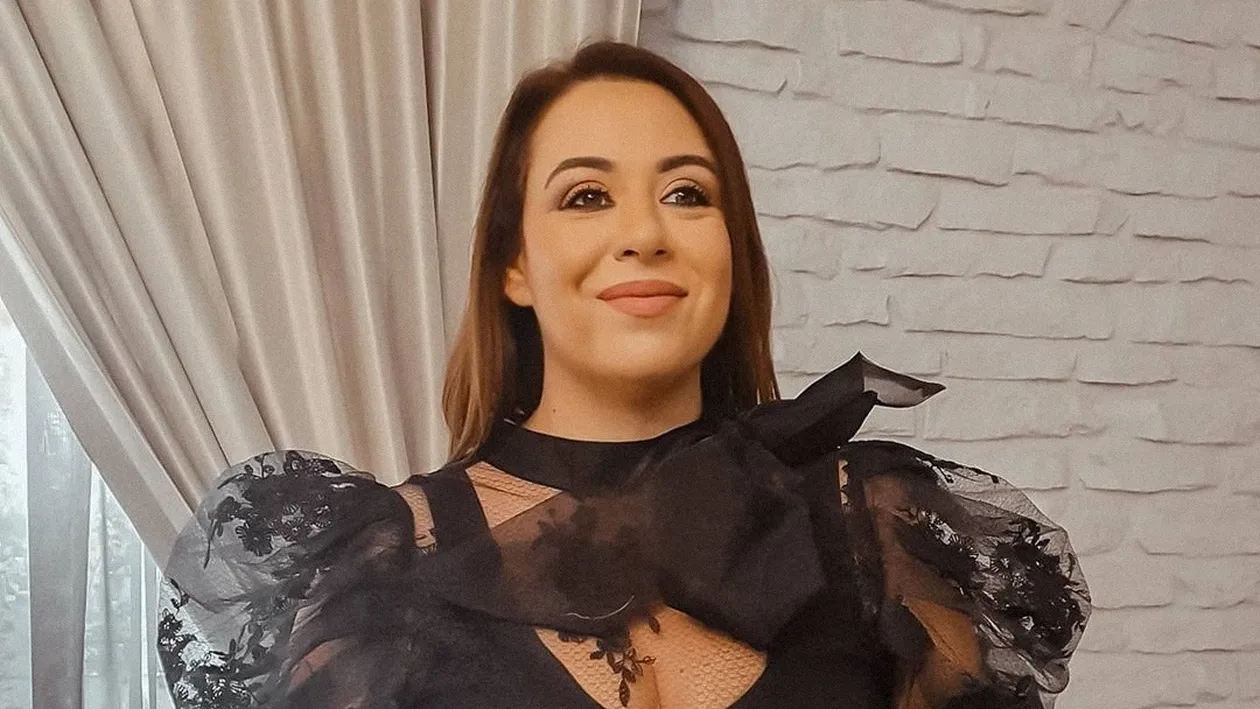 Oana Roman, de râsul internetului după un gest rușinos „Așa scrie în codul bunelor maniere?”