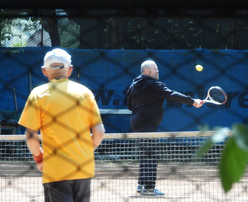 Mihai Constantin, "campion" și pe terenul de tenis, nu doar pe scenă (Foto: CANCAN.RO)