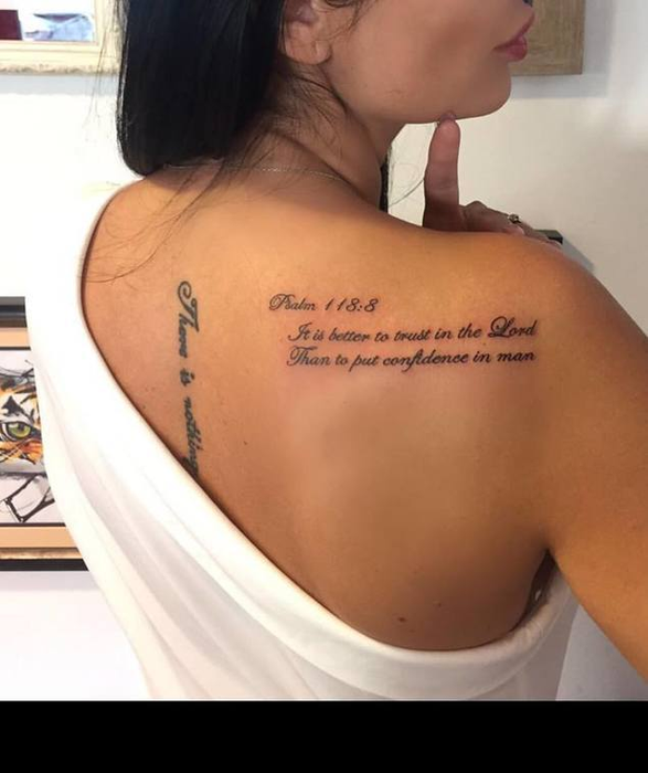Brigitte Sfăt şi-a făcut un tatuaj pe spate, iar mesajul este adresat lui Ilie Năstase. „E mai bine să…”