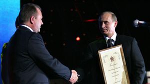 Românul care l-a decorat pe Putin. Prietenia începută pe tatami în 1999
