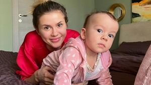 Emily Burghelea, de urgență la spital cu fetița ei: ”Mi-a fost frică toată noaptea că o să se sufoce”