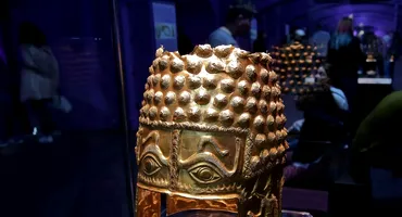 Cum arată doi dintre suspecții furturilor artefactelor dacice din Olanda. Poliția le-a publicat și numele