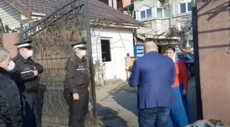 Ce reacție a avut Poliția Locală Craiova după ce o femeie și-a aruncat gunoiul într-o intersecție din oraș