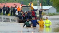 Vin ajutoarele de la stat! Câți bani poți primi de la Guvern dacă ești afectat de inundații