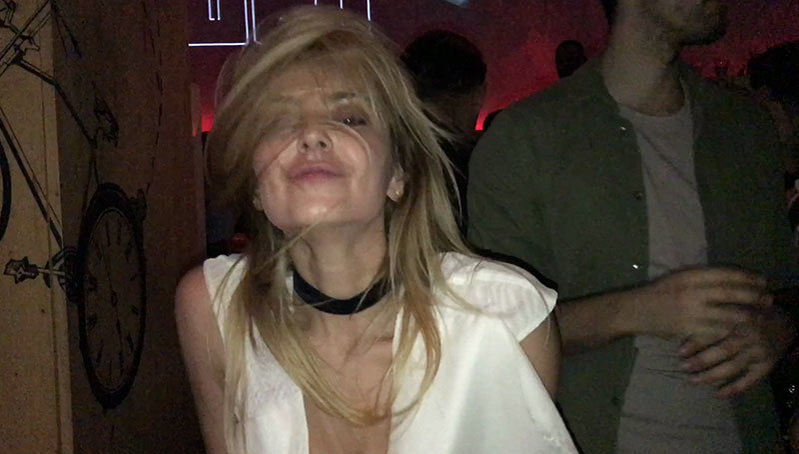 Roxana a arătat o formă de zile mari în Loft