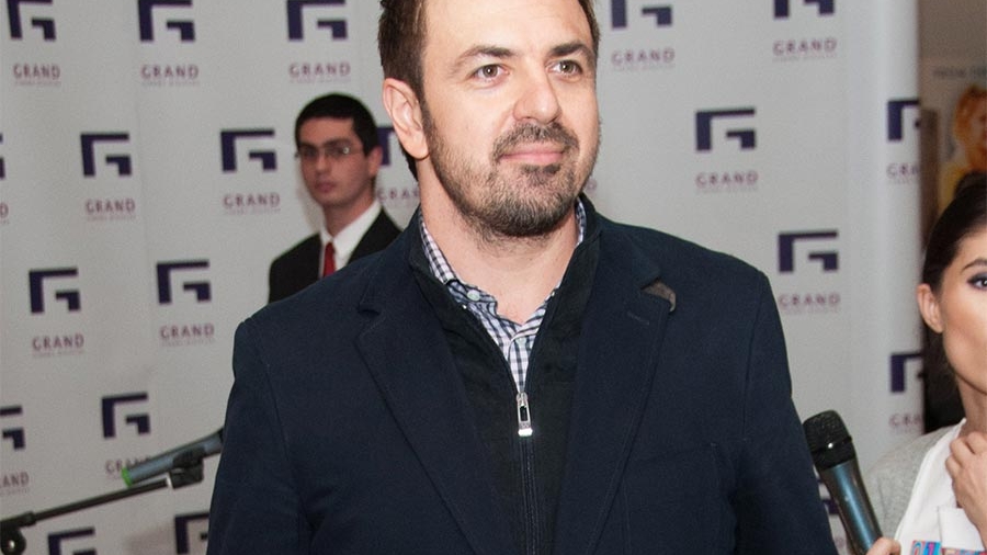 Gestul care te va emoţiona, făcut de Horia Brenciu! Vezi cum a ales artistul să spună "la mulţi ani" românilor!