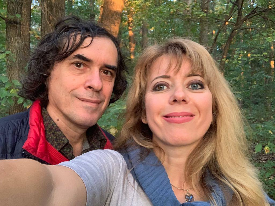 Mircea Cărtărescu: ”În fine, ne-am mai văzut și noi la față după atâtea drumuri… E tare bine acasă!”