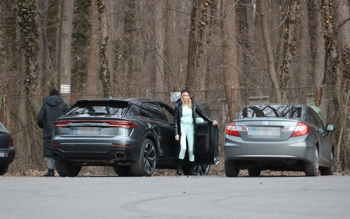 Cristi Borcea și Valentina Pelinel, la plimbare cu mașina de 200.000 € (Foto: CANCAN.RO)