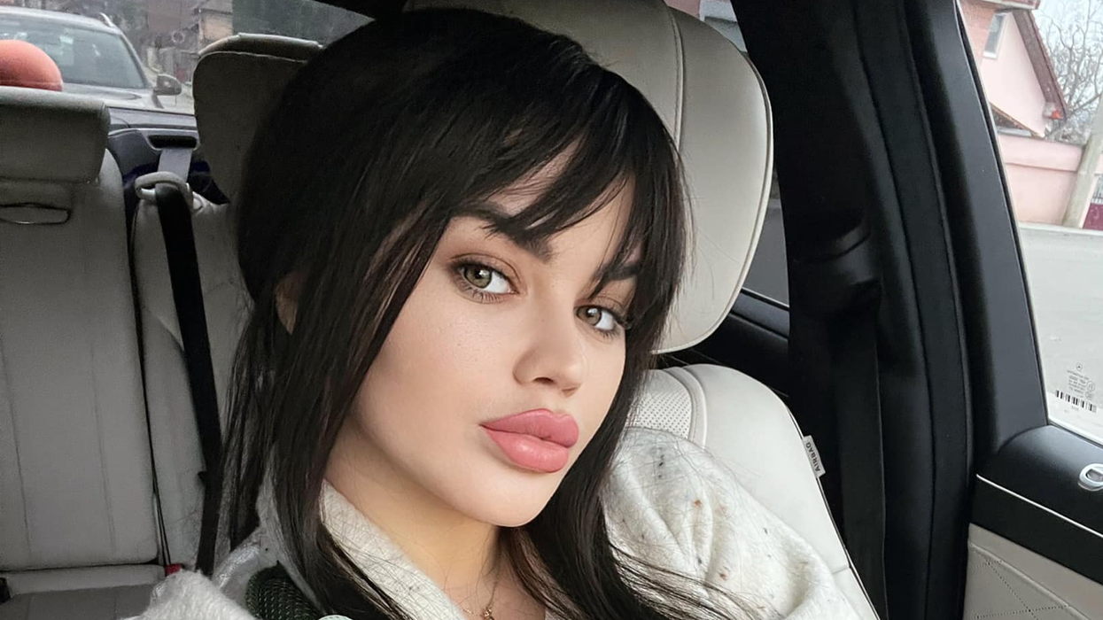 Carmen de la Sălciua le pregătește o surpriză fanilor. Sursă foto: Facebook