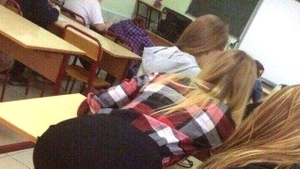 Eleva însărcinată din Vaslui ar putea să-l bage-n pușcărie pe viitorul tată. Ce se întâmplă cu cei doi amorezi