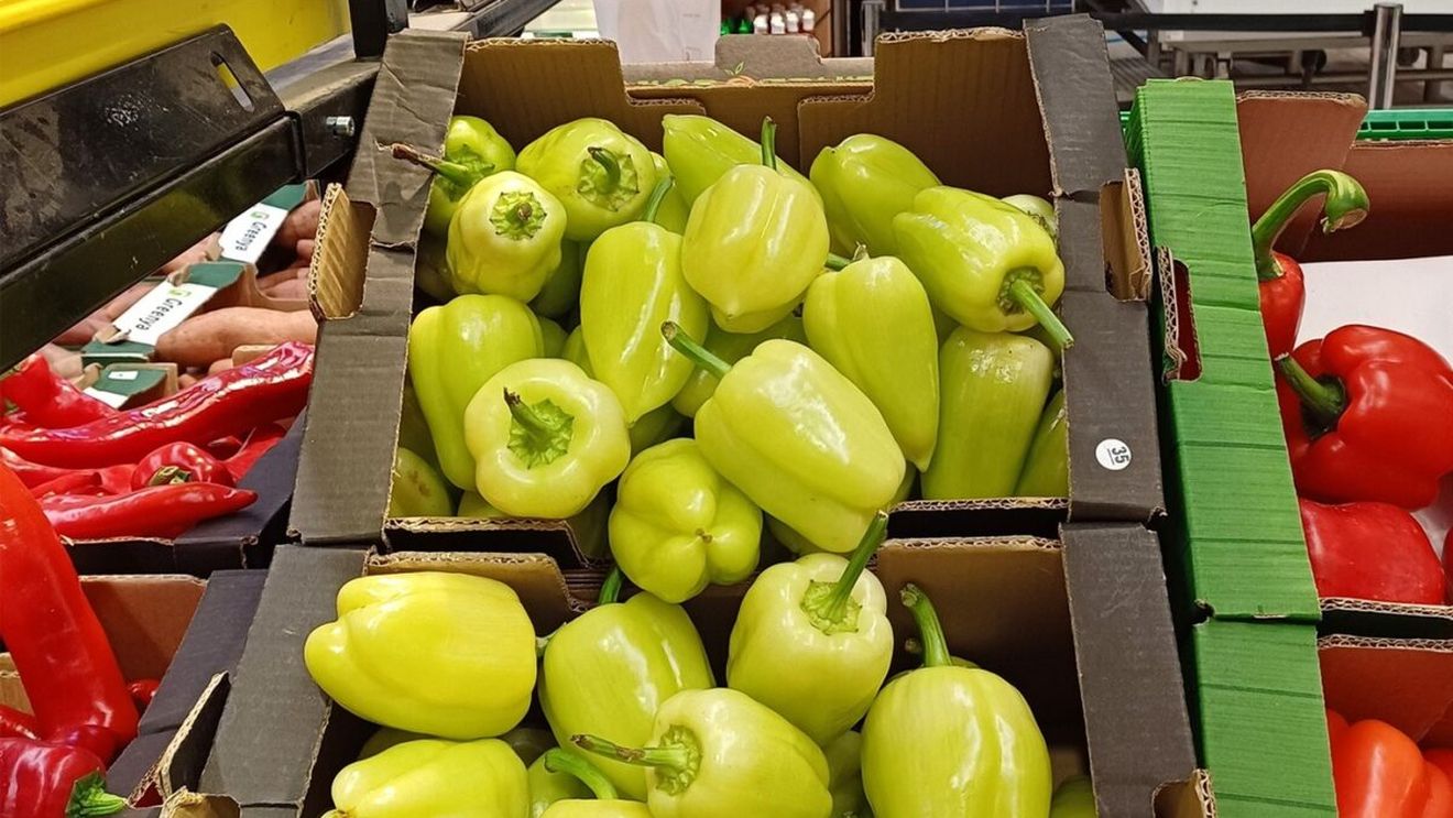 Cât costă 1 kg de ardei gras Bianca în supermarketurile românești. Clienții au crezut că este o eroare