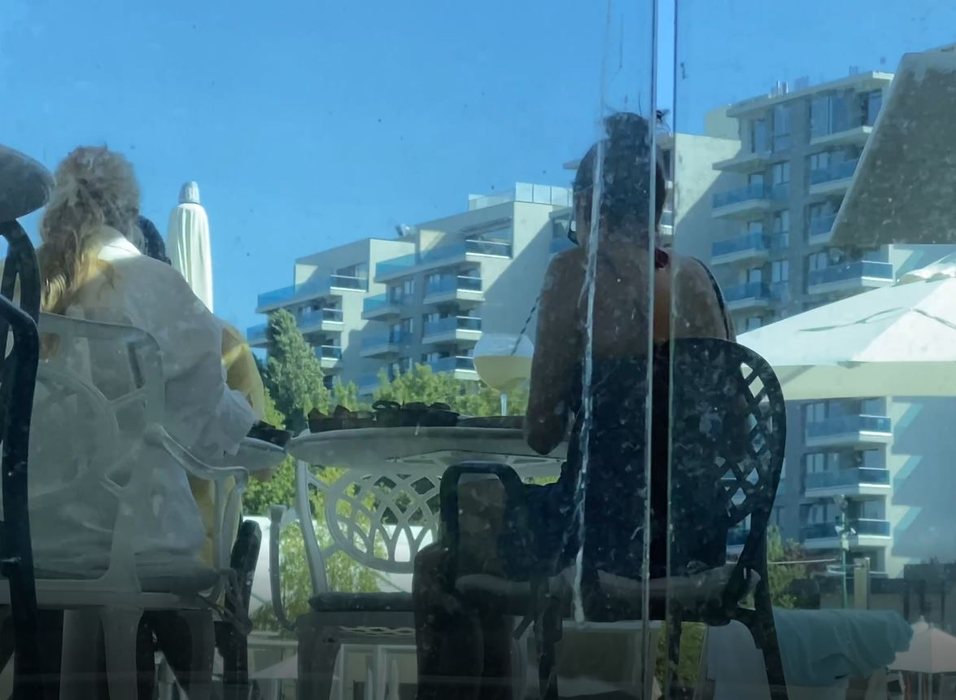 Bianca Marina, relaxare la doar câțiva metri de fostul soț (Foto: CANCAN.RO)