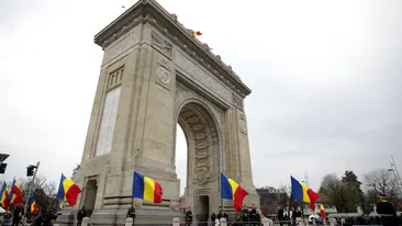 Incident la ceremonia de 1 Decembrie! Mai multe persoane au forțat filtrul jandarmilor din Piața Charles de Gaulle