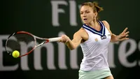 Sponte Jr. ”joacă” în nocturnă.”Logodnicul” Simonei Halep  s-a sărutat cu o blondă, la 3 dimineaţa!