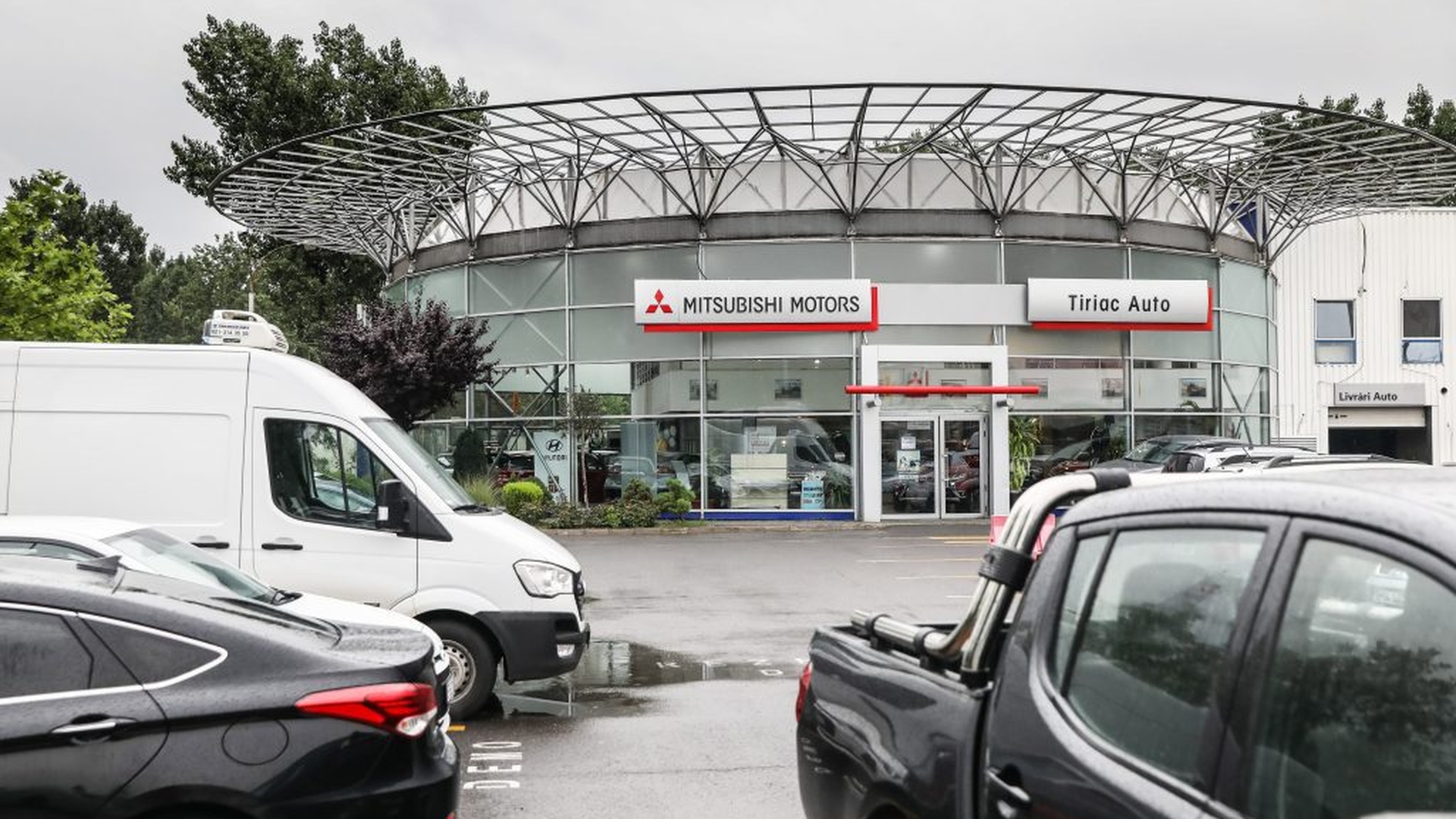 Vizitează un dealer Mitsubishi București și descoperă unele dintre cele mai puternice mașini de pe piața auto