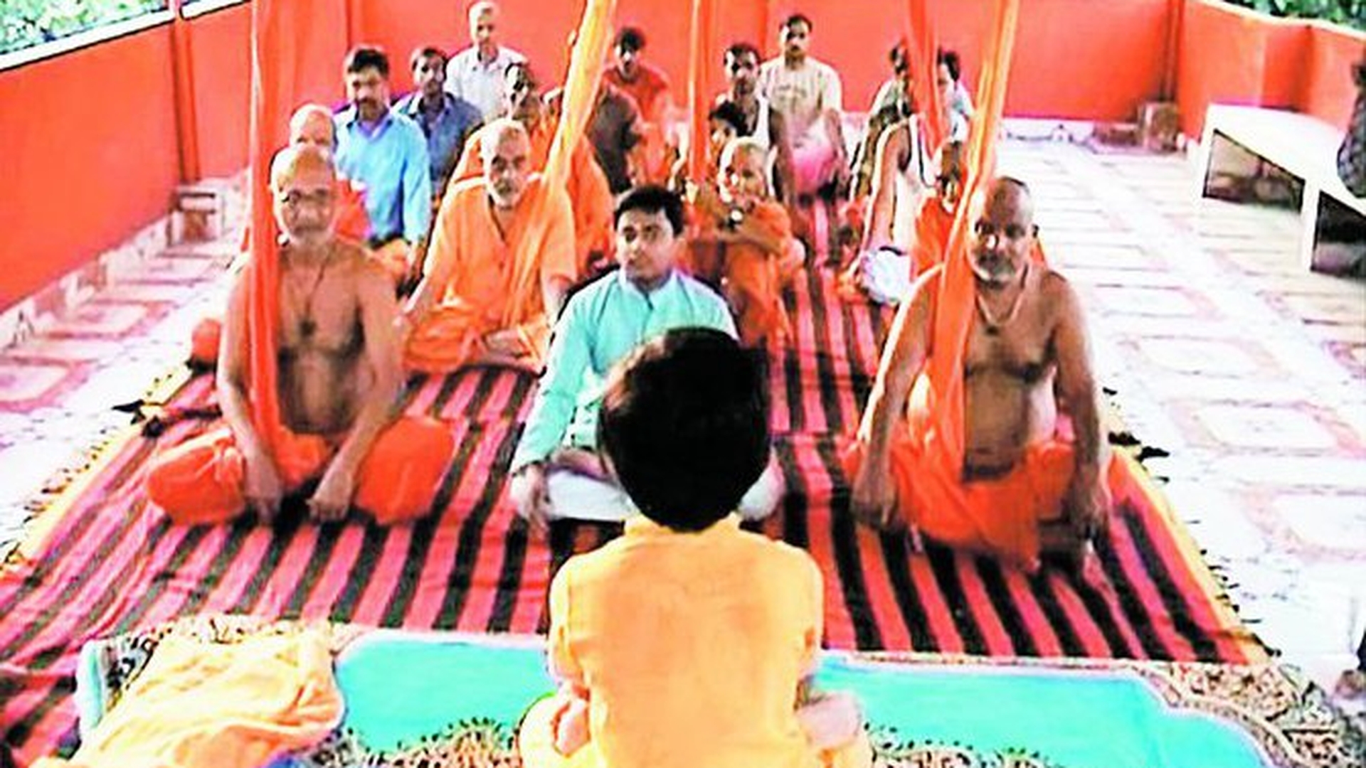 E profesoara de yoga la doar sase ani