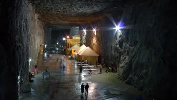 Ploile au închis o destinație turistică des vizitată în România. Vești proaste pentru localnici