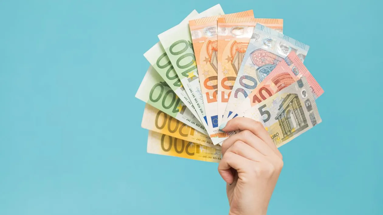 Curs valutar 18 mai 2021: Cât valorează un euro și un dolar