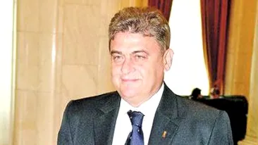 Am descoperit seringi si resturi umane pe camp