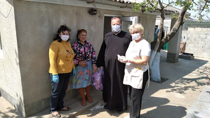 Darurile au adus bucurie sătenilor în prag de sărbători