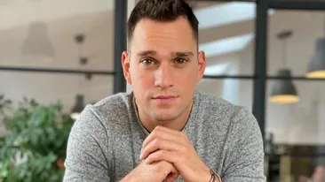 Vlad Gherman, în lacrimi la mormântul bunicului. Ritualul pe care îl are de fiecare dată când merge la locul de veci